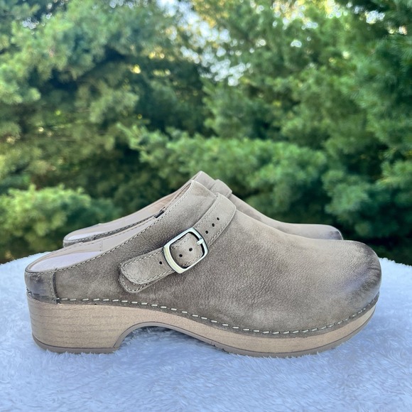 Dansko Shoes - Dansko Berry Burnished Clogs Womens EU 38 | US 7.5-8 Brown Mushroom Swivel Strap